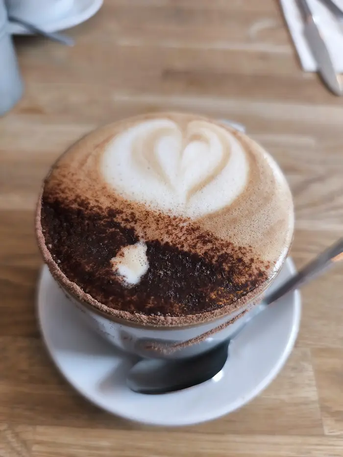Flat white, cocoa dusted